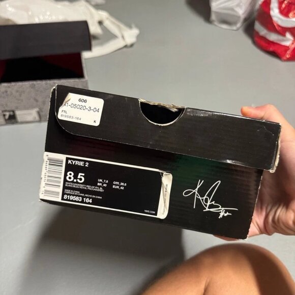 Nike Kyrie 2 USA 8.5 – With Original Box – Great Condition - Picture 6 of 7